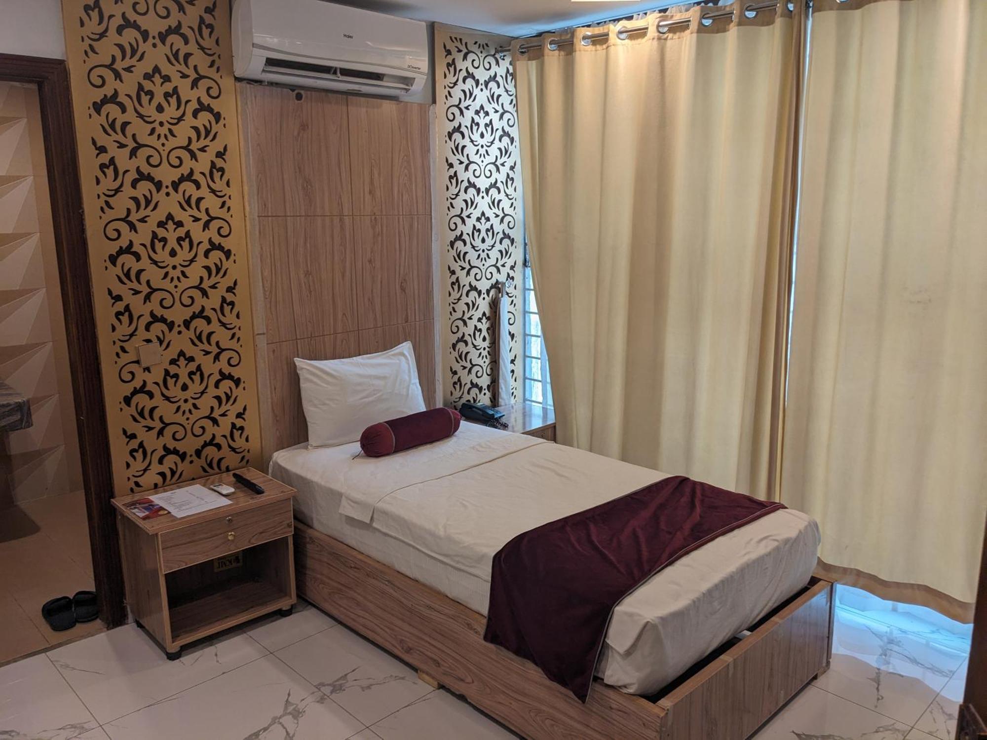 Nueva Hotel Islamabad Zewnętrze zdjęcie