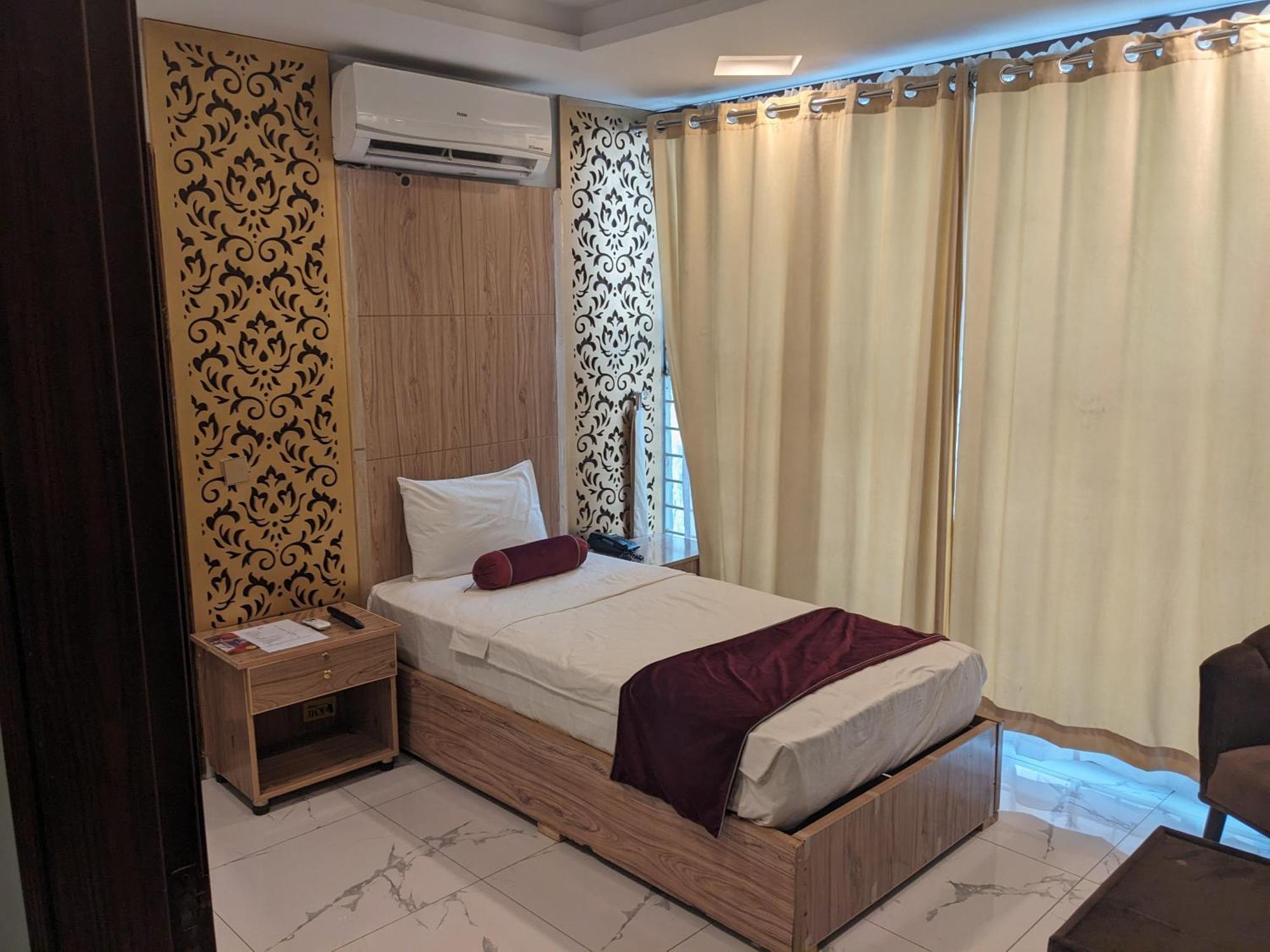 Nueva Hotel Islamabad Zewnętrze zdjęcie